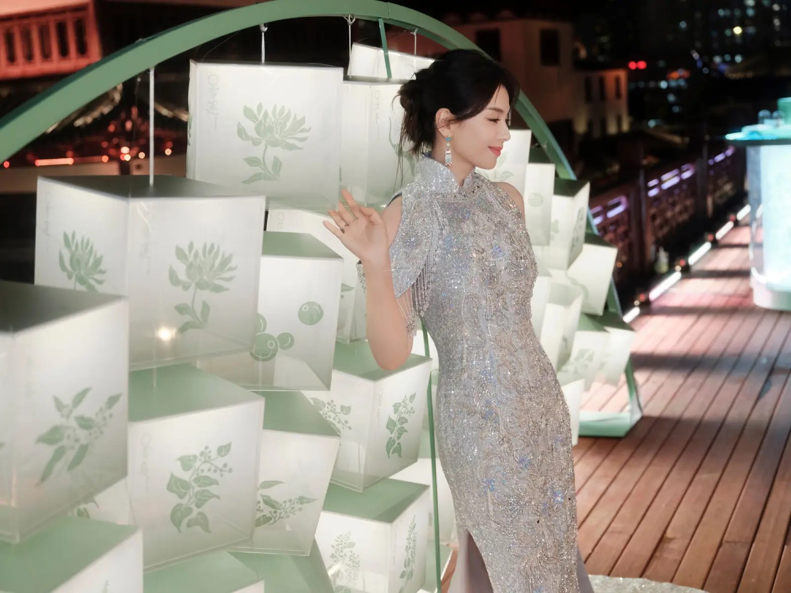 知名女团爱豆爆料前经纪公司:我脚踝扭伤,却只关心“别被摄像机拍到”