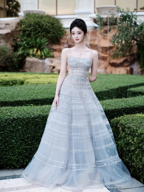 《向阳·花》首播:心向阳光,人生绽放